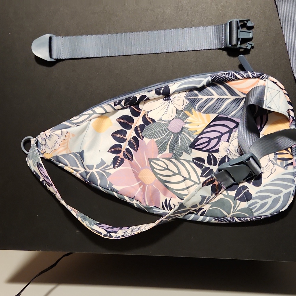 Vera Bradley Essential Sling Backpack  NEW